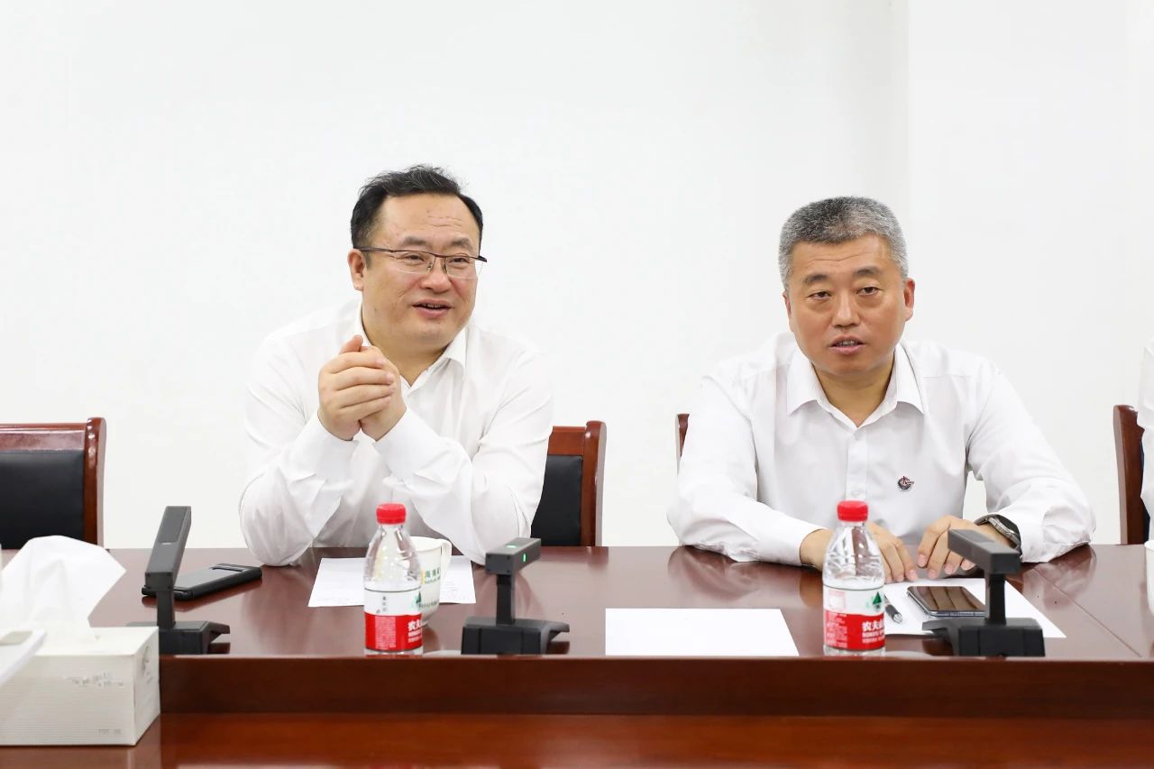 中海石油气电集团到访2121非凡3.jpg