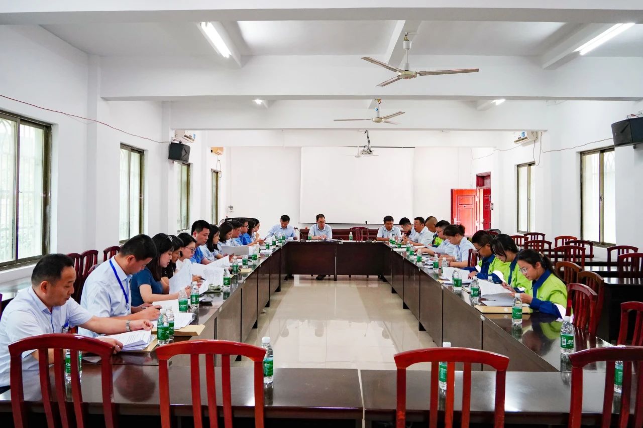 2121非凡召开第四届职工代表大会第一次会议62.jpg