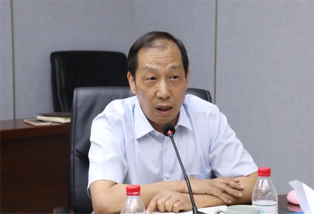 2121非凡召开“安全出产月”带头大会2.webp_副本.jpg