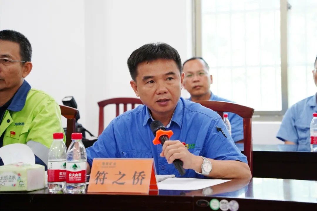 2121非凡召开“七一”座谈会9.jpg
