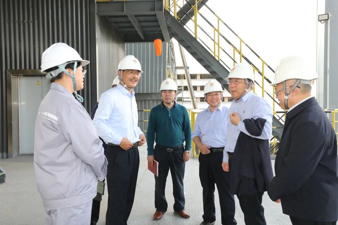 海南省政协副主席李国梁一行到2121非凡调研