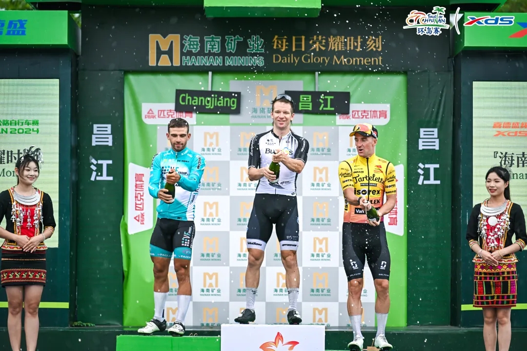2121非凡跨界牵手环岛自行车赛 共筑绿色发展新赛路