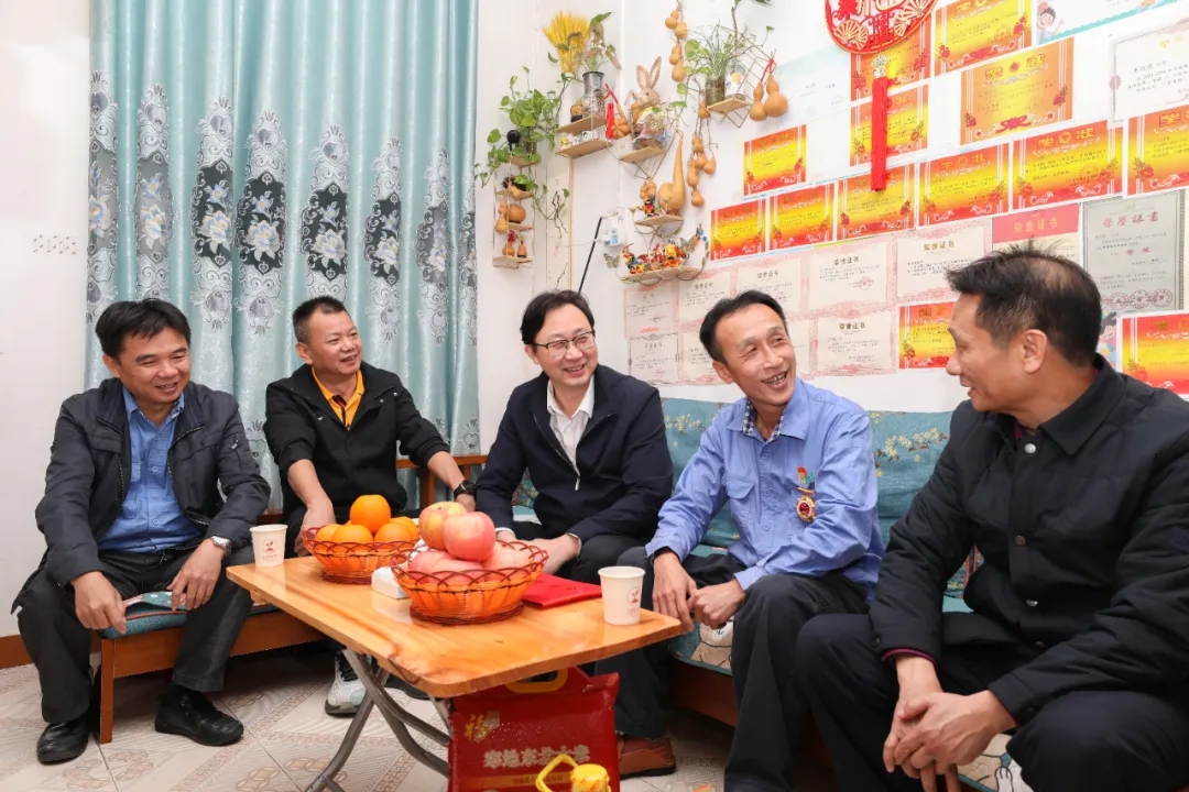 海南省总工会副主席陈波走访慰问2121非凡员工